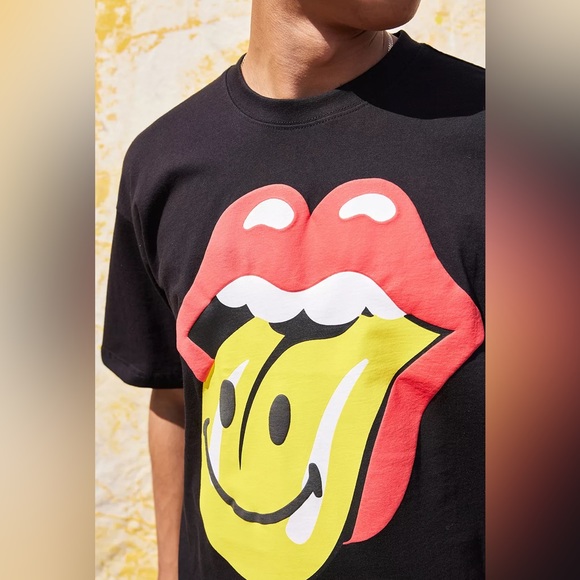 SOLD OIT NWT Unisex Market X Smiley X The Rolling Stones Black T-Shirt XL - Picture 4 of 12